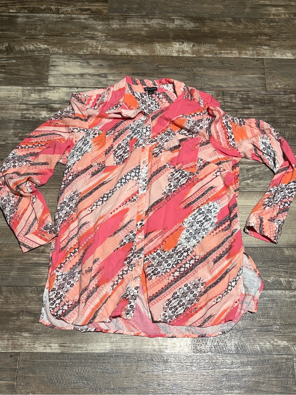 Women's Coral Patterned Button-Front Blouse